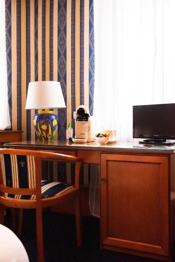 Hotel Jolly Roger Дюнкерк Экстерьер фото
